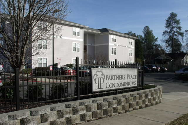 Partners Place - CONDO IN PARTNERS P[LACE NEAR DUKE WEST CAMPUS - ROOM AVAILABLE