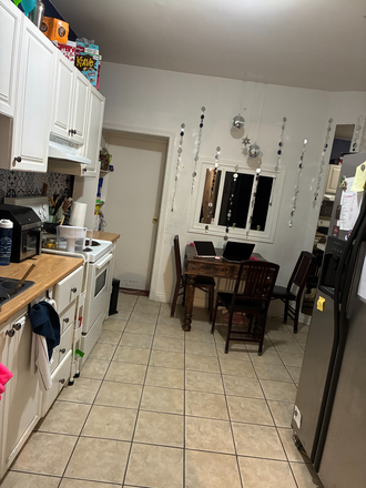Kitchen - 2 bedroom apartment with den