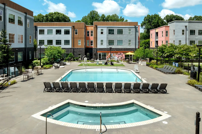 Gallery pool & hot tub - GrandMarc Clemson - Spring 2026 sublet  (Jan - July 2026) Apartments