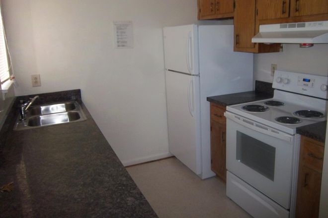 Kitchen - (ODUrent) 1310 W. 42nd St. House