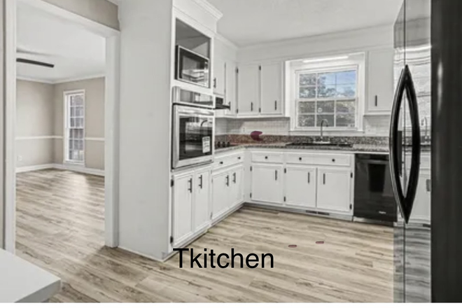 Kitchen - WALK TO CAMPUS BEAUTIFUL HOUSE