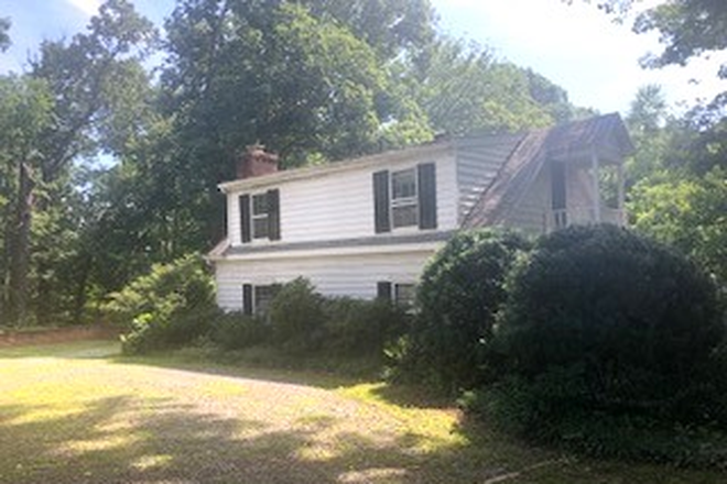 From driveway - Timberlake Cottage