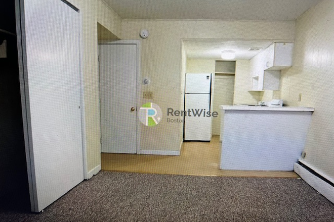 Main room and kitchen - Packard's Corner studio sublet Apartments