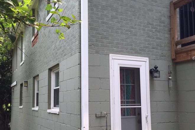 Private apartment entrance. - Large Ground Floor Apartment, Easy walk to Emory Campus/Medical and CDC, Kroger (Sage Hill)