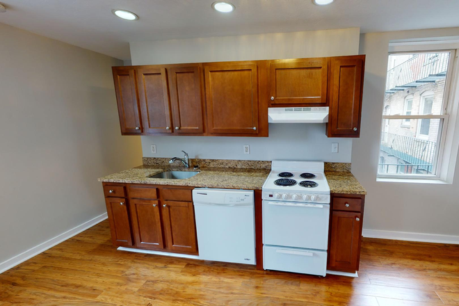 Kitchen - Spacious 3-Bed on Hanover Street! No Fee! Apartments