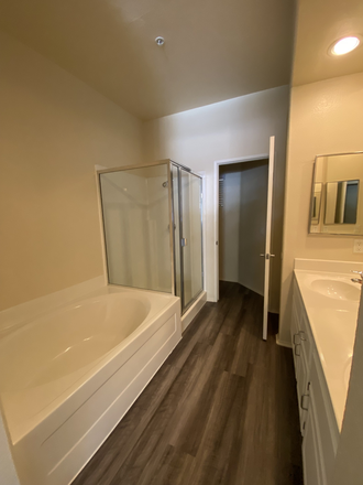 Bathroom - Valentia Apartments (SUMMER SUBLEASE)