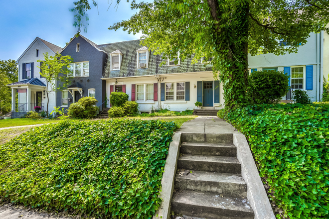 Outside View - Beautifully Renovated Close to Campus 2027-2028 Townhome