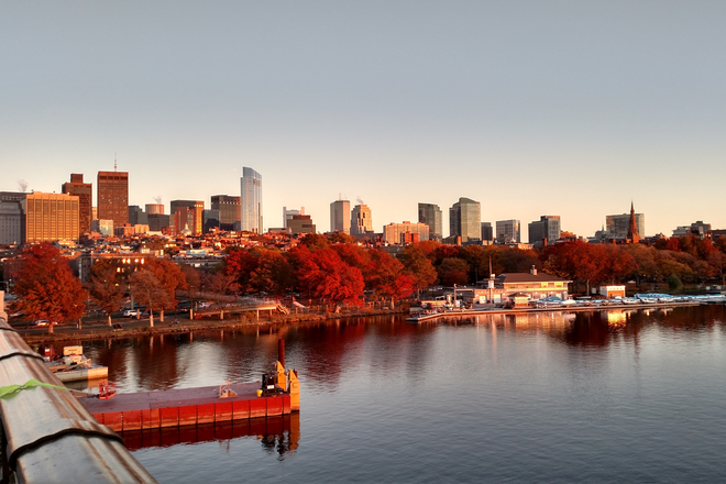 Longfellow Bridge - Perfect location for most schools and MGH; furnished rooms by the River, near  Red Line Station