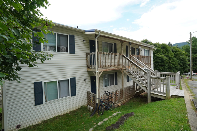 Exterior - Mountain Views, Free Parking & Walk to App State – Plus $100/Month Rent Credit at Brown Heights!