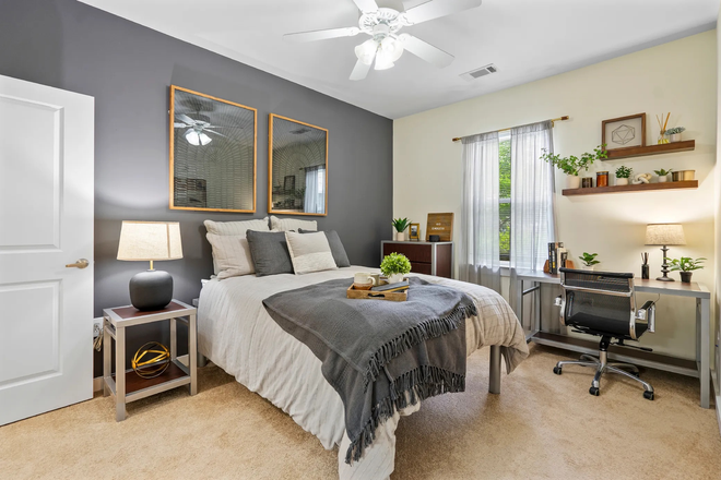 Bedroom - Campus Crossings Briarcliff