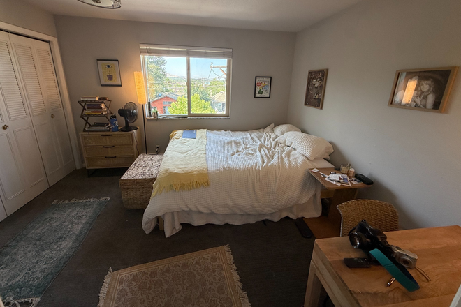 bedroom - University Townhomes