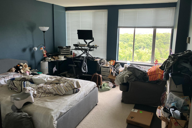 Bedroom 1 - Apartment in Rosslyn, Walking distance to main campus