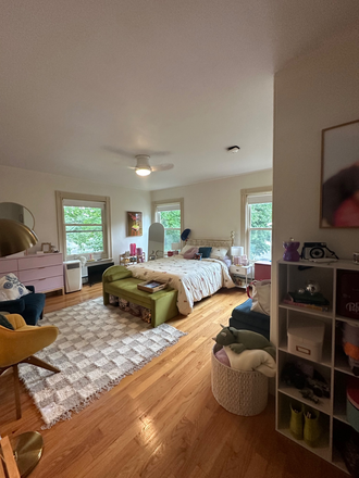 Bedroom - Summer Sublet for Graduate Student on Foster Street! Subletting 1 Fully Furnished Room.