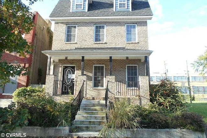 Outside Street View - Private Room Close To VCU Campus House