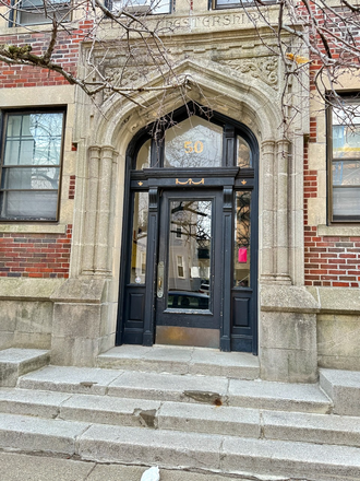 Exterior - 2nd Floor 3 Bed 10 Minutes from Campus!!