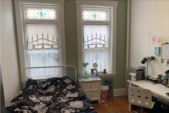 11-3 bedroom $1125 - Single rooms-NO rental FEE-Beautifully FULLY FURNISHED-heat+water included Apartments