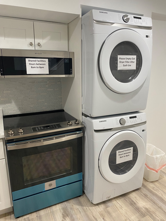 Building shared area full stove and Laundry - Studio Apartment 10 minutes walk to campus