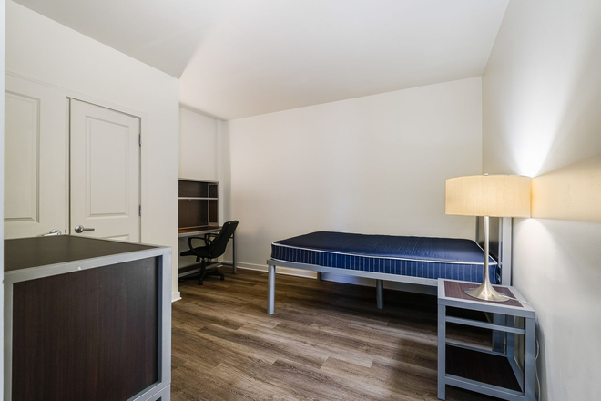 unit - 865 East Apartments