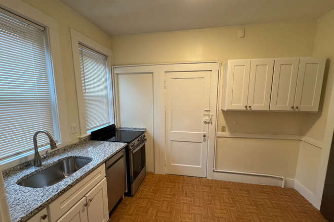 Call NOW for showings! 617-236-8600 - COMM AVE - SECONDS TO MBTA! LRG *NO FEE* 2BR/1BA AVAIL *9/1/2925* W/ H&HW INC, EIK, DW, LNDRY NEARBY Apartments