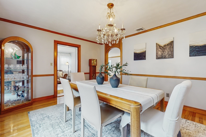 dinning room - Beautiful single family home in Newton