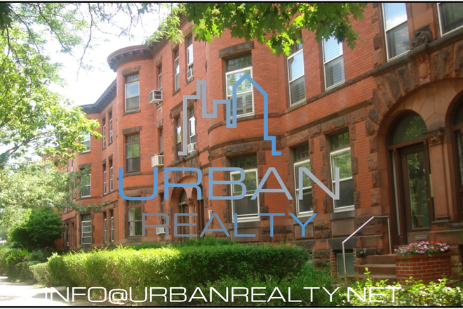 EXTERIOR - **AVAILABLE AUGUST 15TH / 2024 **       4 BEDROOM 2 BATH BROWNSTONE IN CLEVELAND CIRCLE Apartments