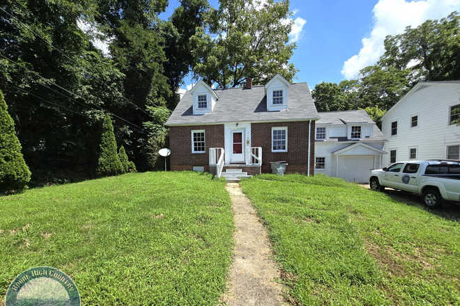 Photo - 310 Ridge Street - 3BR/1.5BA Apartments