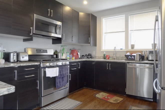 kitchen - 4722 Branchville Rd (College Park, MD) Apartments