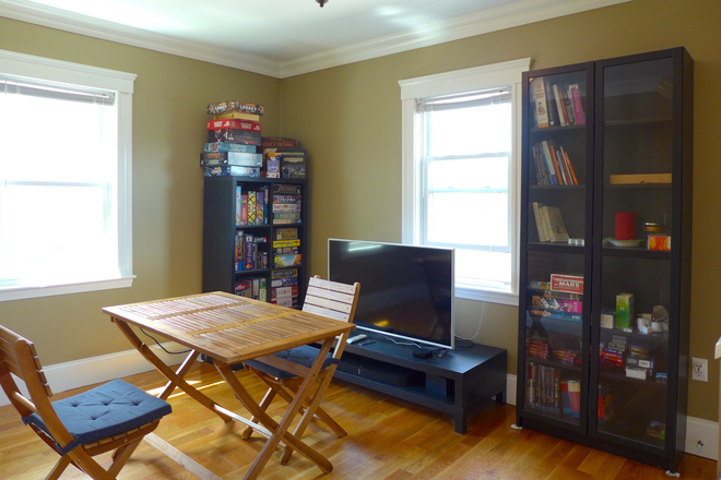 bostonrealtyonline.com - Stunning Two Bedroom Duplex Near Longwood Medical Apartments