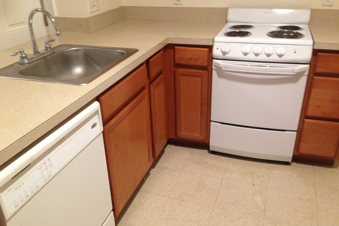 KITCHEN - MASS AVE CENTRAL SQ  2 BED 09/01 ((HALF FEE )) CLOSE TO MIT/HARVARD U