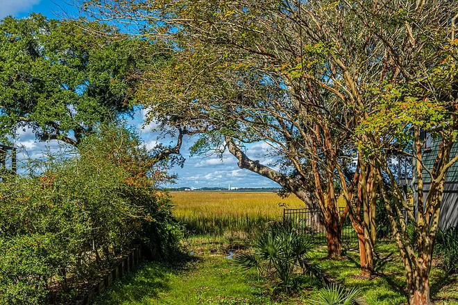 View from front of house - Fully Furnished 3bed/ 2bath townhome available in Proprietors Row!