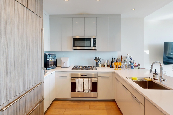 Kitchen - Pierce Condo