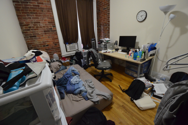 Room 1 - Cozy & Spacious 2 Bed / 1 Bath on 409 Marlborough St — Avail 9/1/26 · Text/Call 385-722-7303 Apartments