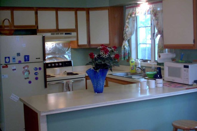Kitchen - Somerville Townhouse on Wilton Street - 3 Bedrooms Greenline subway Magoun Square T station