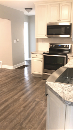 Kitchen Space Shared - Emergency short term - Female only - Room available