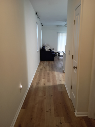 Entry Hall - Rooms available in quiet townhouse near UNCW