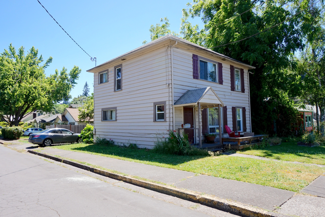 Street View - 5 Bed 2 Bath Private Campus House Blocks from UO