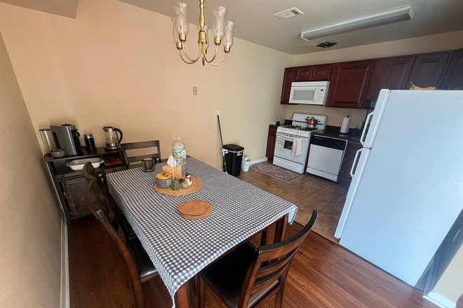 Kitchen - Nittany Garden Apartments