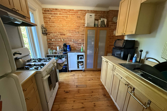 Kitchen - ANNEX/YORKVILLE PRIVATE ROOM FOR RENT Duplex