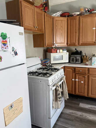 Kitchen - Duplex close to campus Duplex
