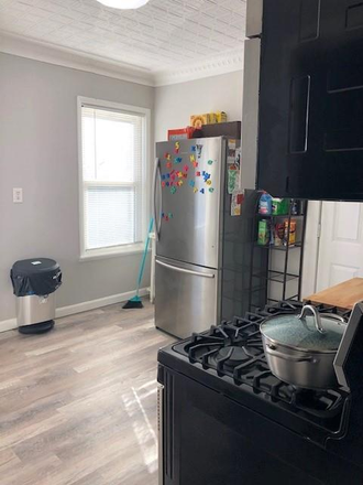 kitchen - 2 bed near Blackstone Blvd in Oak Hill neighborhood Pawtucket Apartments