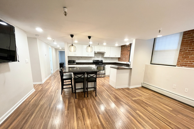 Call NOW for showings! 617-236-8550 - HEMENWAY ST - HIGHER END 4BR CONDO IN SYMPHONY FOR *9/1/2026* W/ H&HW INC, LNDRY IN BLDNG, 2 BATHS!