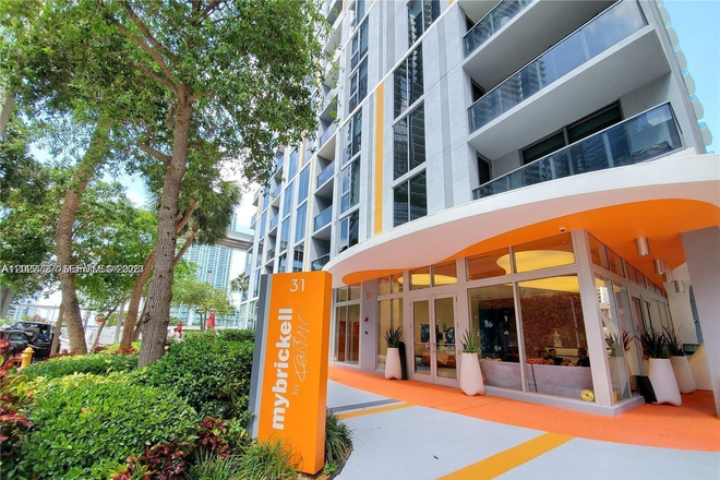 Building entrance - MyBrickell boutique building. Furnished studio for rent.