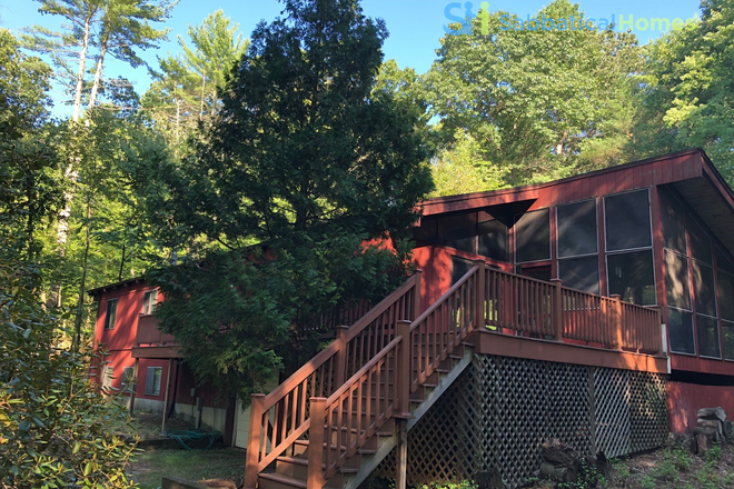 Outside - Short term: Beautiful fully furnished single family home in a peaceful wooded area