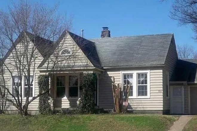 Outside Street View - 753 N McLean- Charming Midtown Home- Perfect for Students, Faculty/Staff