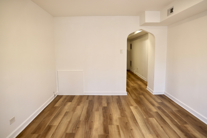 Living room - 2-bedroom apartment in the heart of Little Village — 780 sq ft, available now