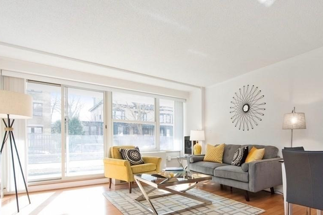 . - SUN-DRENCHED 2 Bed / 2 Bath w/ Parking & Hot Water Included! Apartments