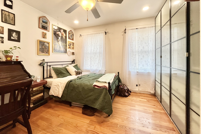 Bedroom - 5 Bed Available 9/1/26! *CONTACT NOAH 603-470-8181 Apartments