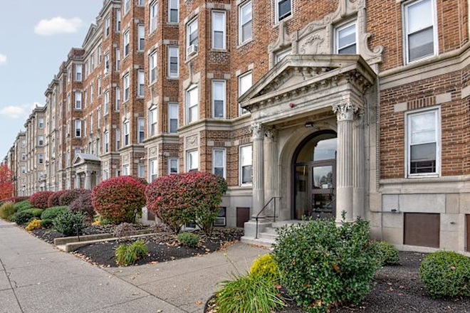 Outside Street View - 2 Br Apt near Northeastern University