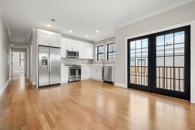 Kitchen - Newly constructed large modern house close to Northeastern