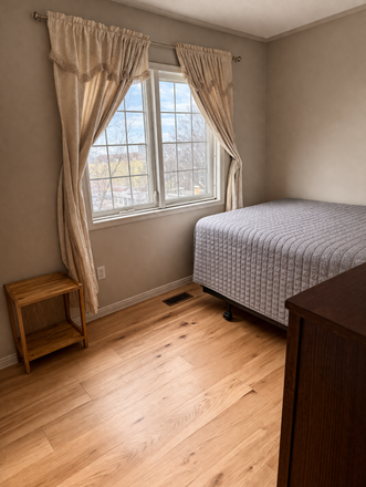 Bedroom B: $930 Private room with Queen sized bed - Private rooms for rent in a shared townhouse at Weston Road